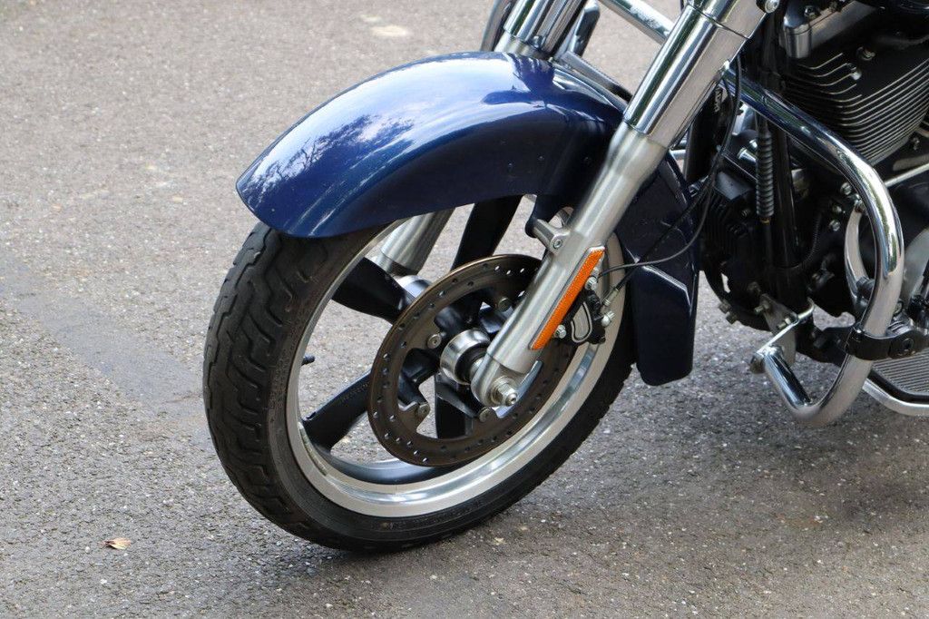 Harley-Davidson DYNA Switchback Benzine 2013