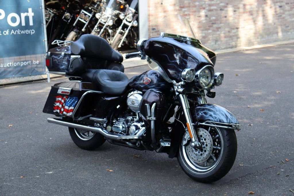 Harley-Davidson Ultra Classic CVO Benzine 2008