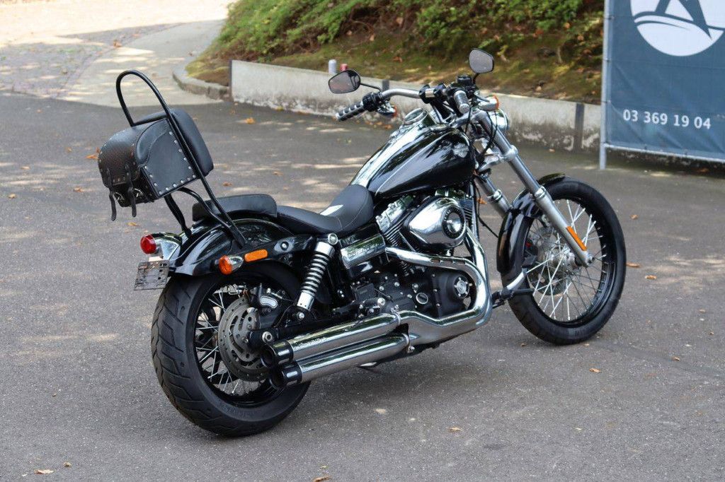 Harley-Davidson Dyna Wide Glide Benzine 2011