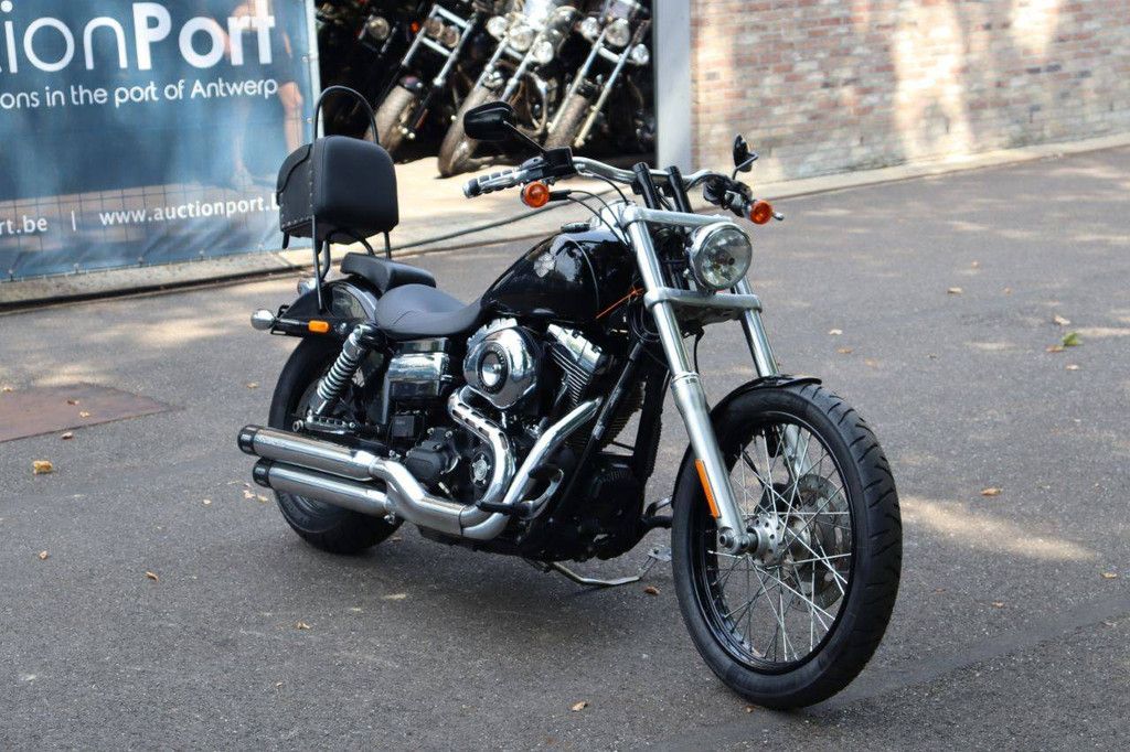 Harley-Davidson Dyna Wide Glide Benzine 2011