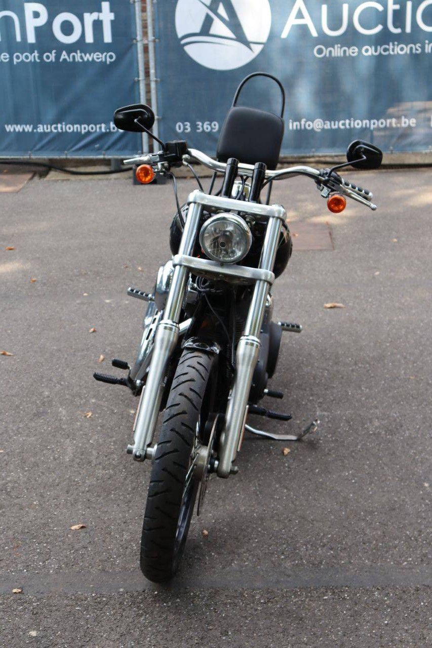 Harley-Davidson Dyna Wide Glide Benzine 2011