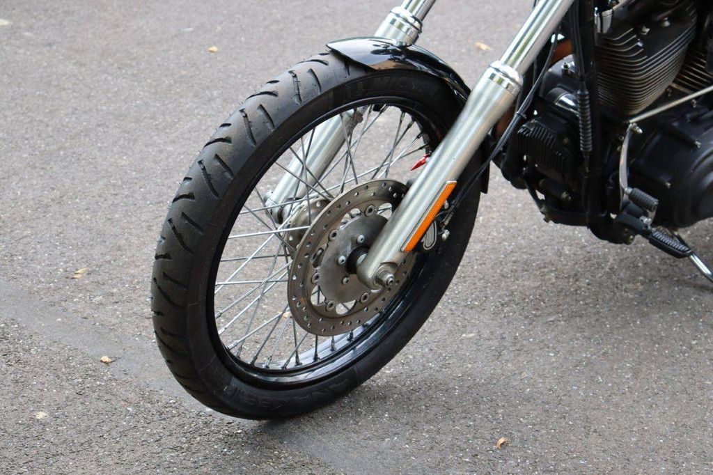 Harley-Davidson Dyna Wide Glide Benzine 2011