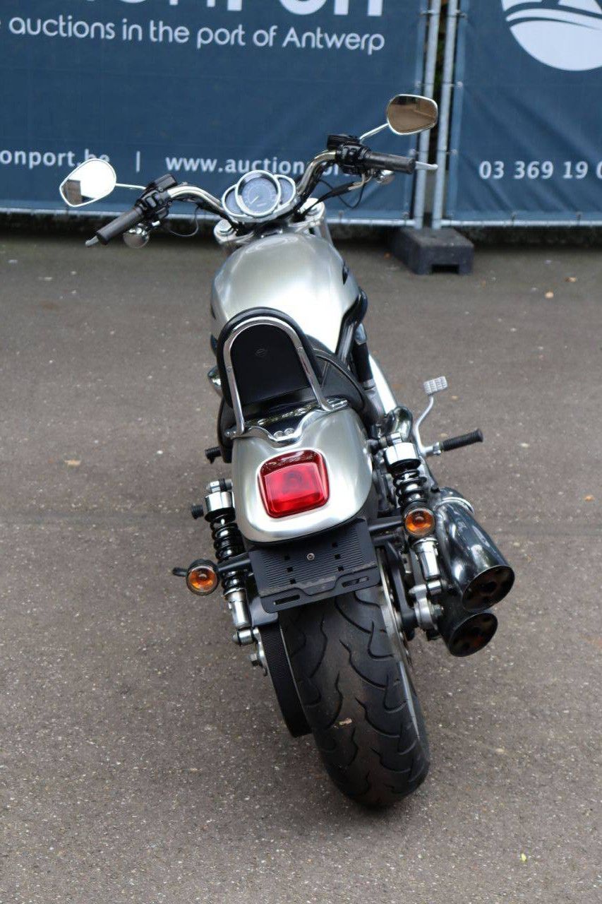 Harley-Davidson V-Rod VRSC Benzin