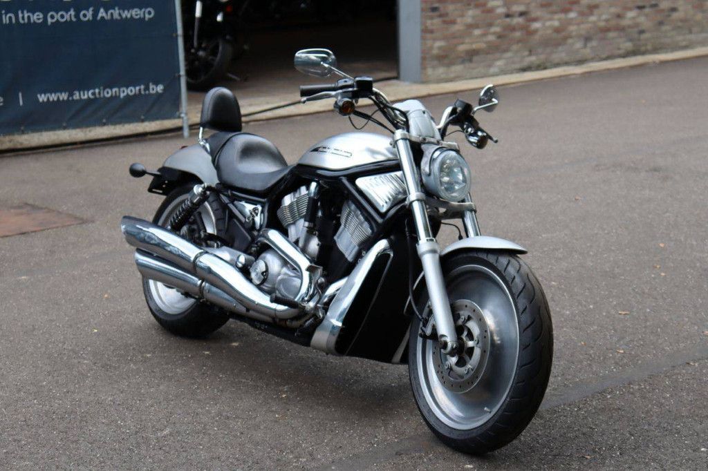 Harley-Davidson V-Rod VRSC Benzin