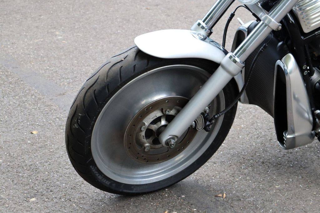 Harley-Davidson V-Rod VRSC Benzin