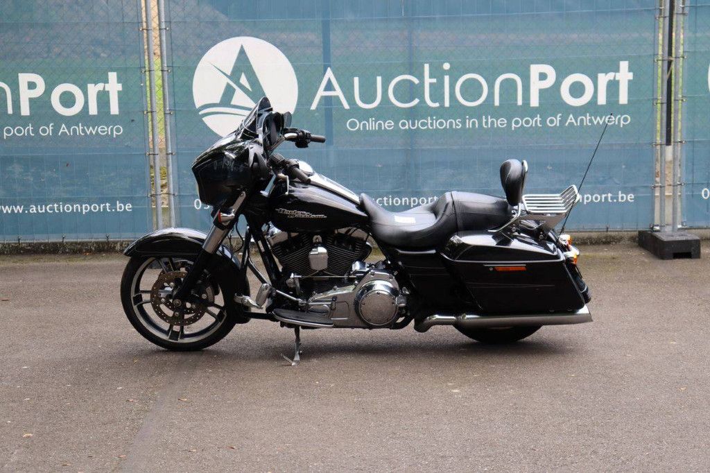 Harley-Davidson Street Glide Benzine 2015