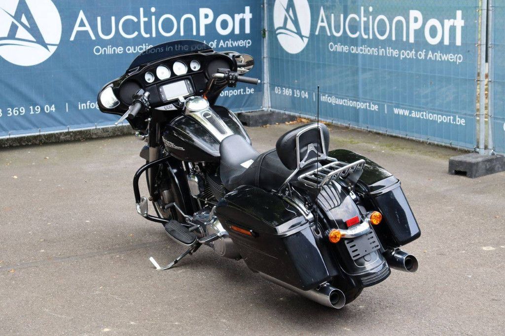 Harley-Davidson Street Glide Benzine 2015