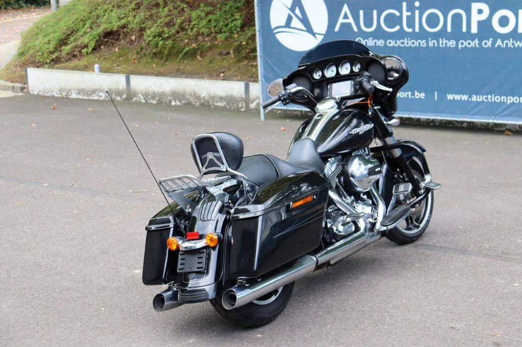Harley-Davidson Street Glide Benzine 2015