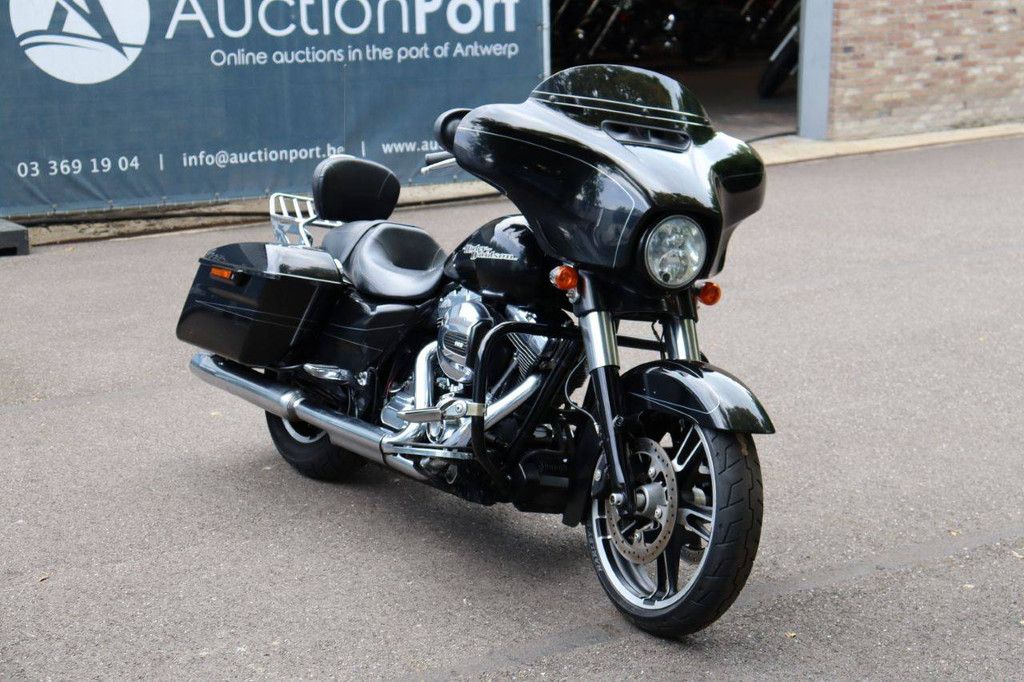 Harley-Davidson Street Glide Benzine 2015