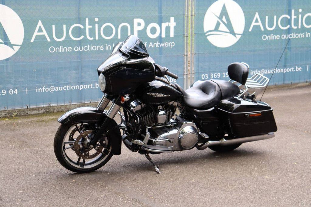 Harley-Davidson Street Glide Benzine 2015