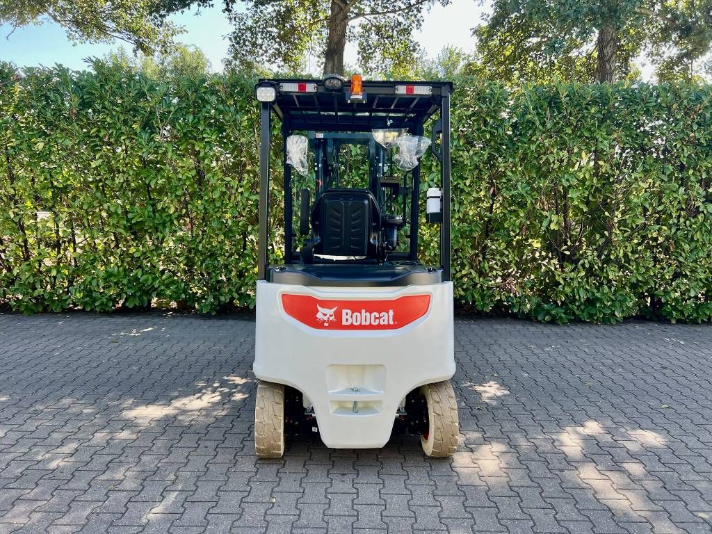 Bobcat B 25 X-7 Plus