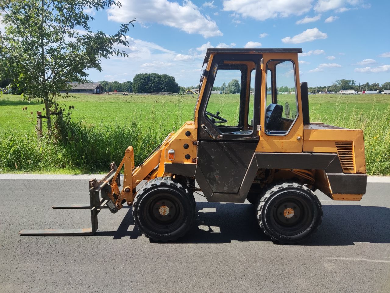 KRAMER shovel (type 112 SL, Yanmar motor, cabine, etc.)