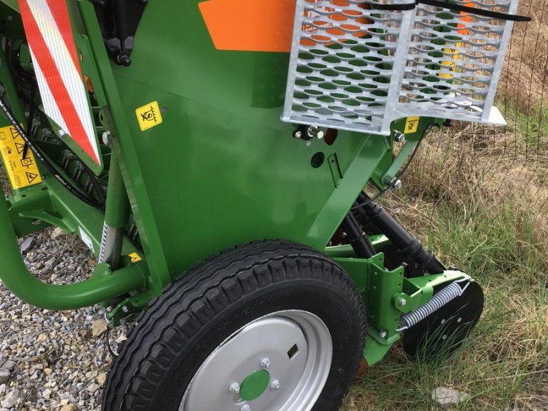 Amazone D9