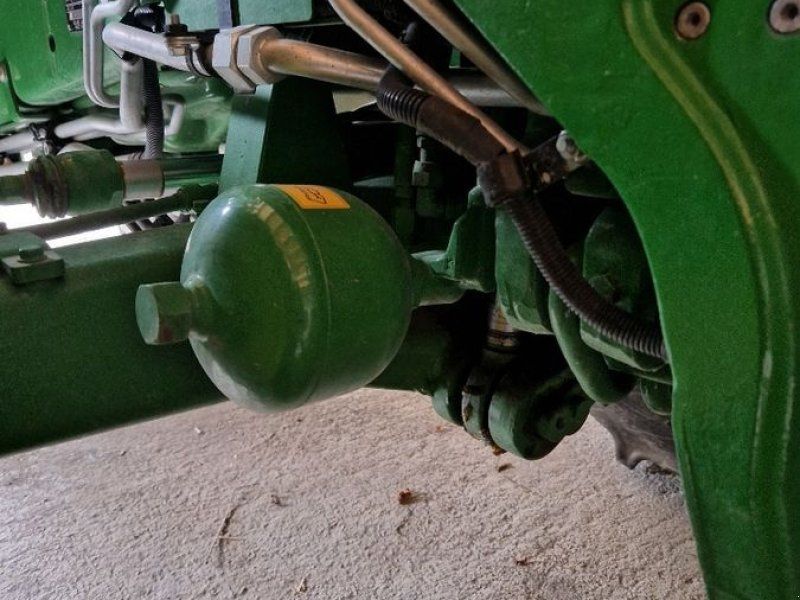 John Deere 6130R