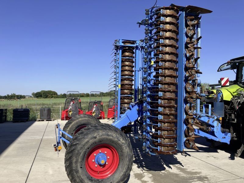 Lemken ZIRKON 12 MIT FAHRWERK