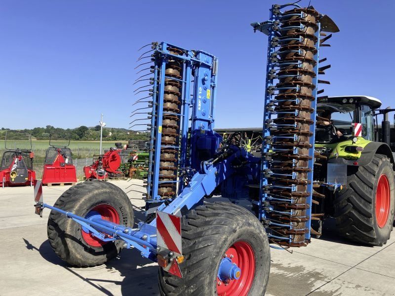 Lemken ZIRKON 12 MIT FAHRWERK