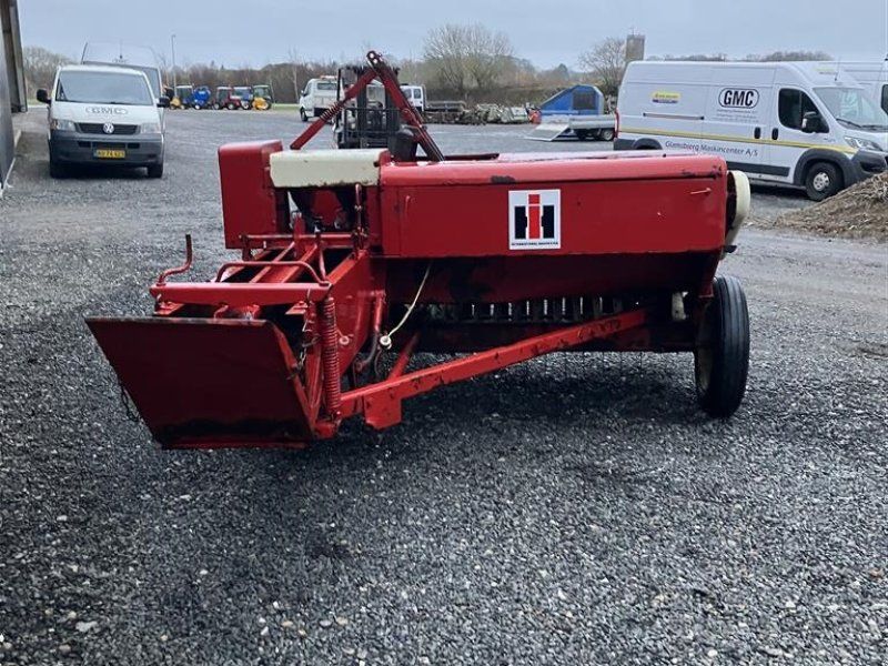 Case IH B47 småballe presser
