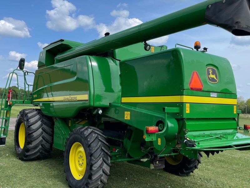 John Deere T670I