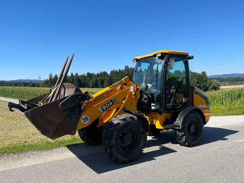 JCB 406