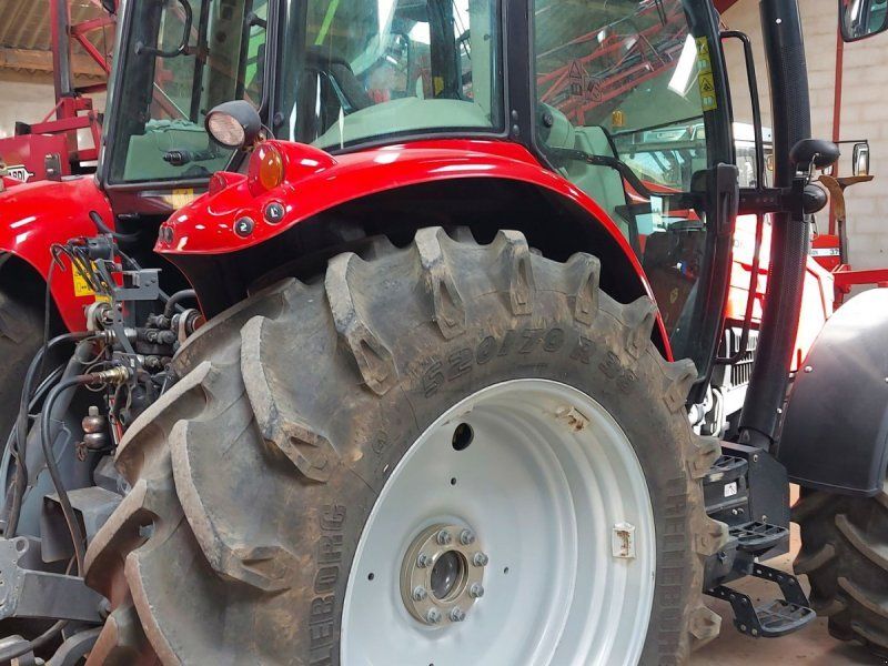 Massey Ferguson 5612 Dyna 4