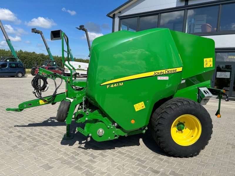 John Deere F441M