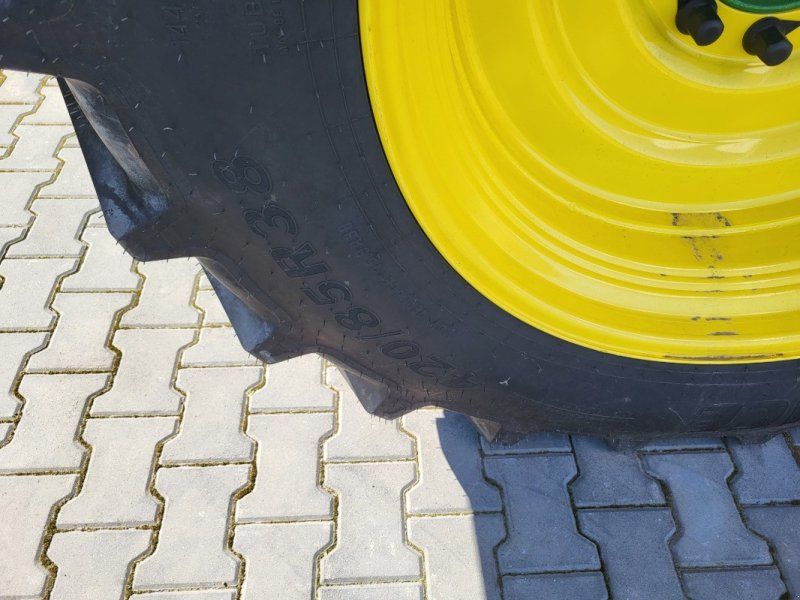 John Deere R740i