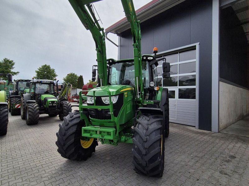 John Deere 6130R