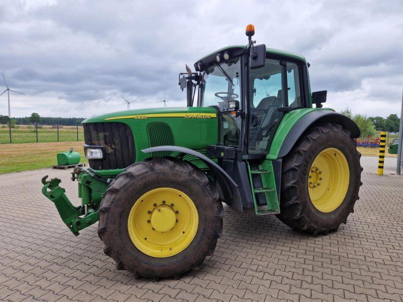 John Deere 6920