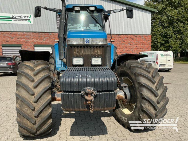 New Holland 8670