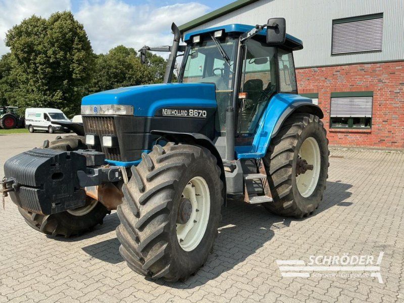 New Holland 8670