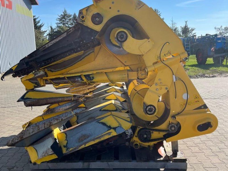 New Holland MF675W