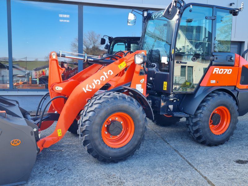 Kubota R070
