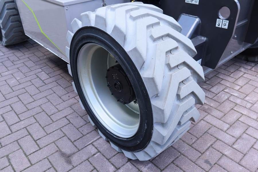 Zoomlion ZT26JE Fully Electric Lithium-Powered, 4x4 Rough T