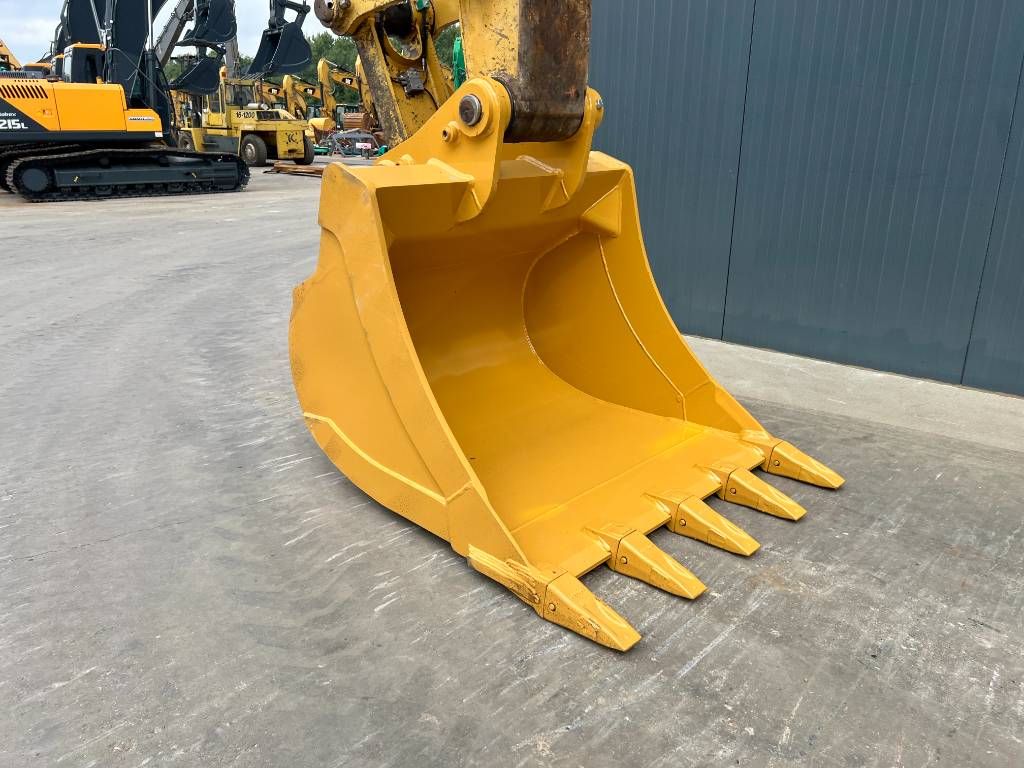 CAT 320E L