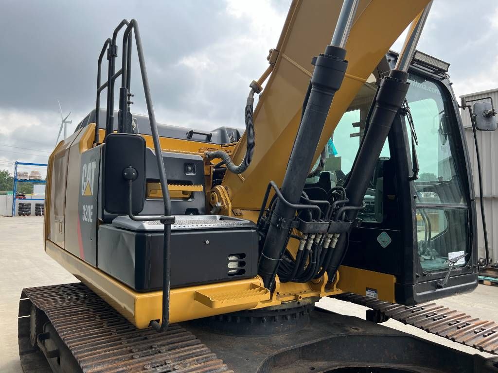 CAT 320E L