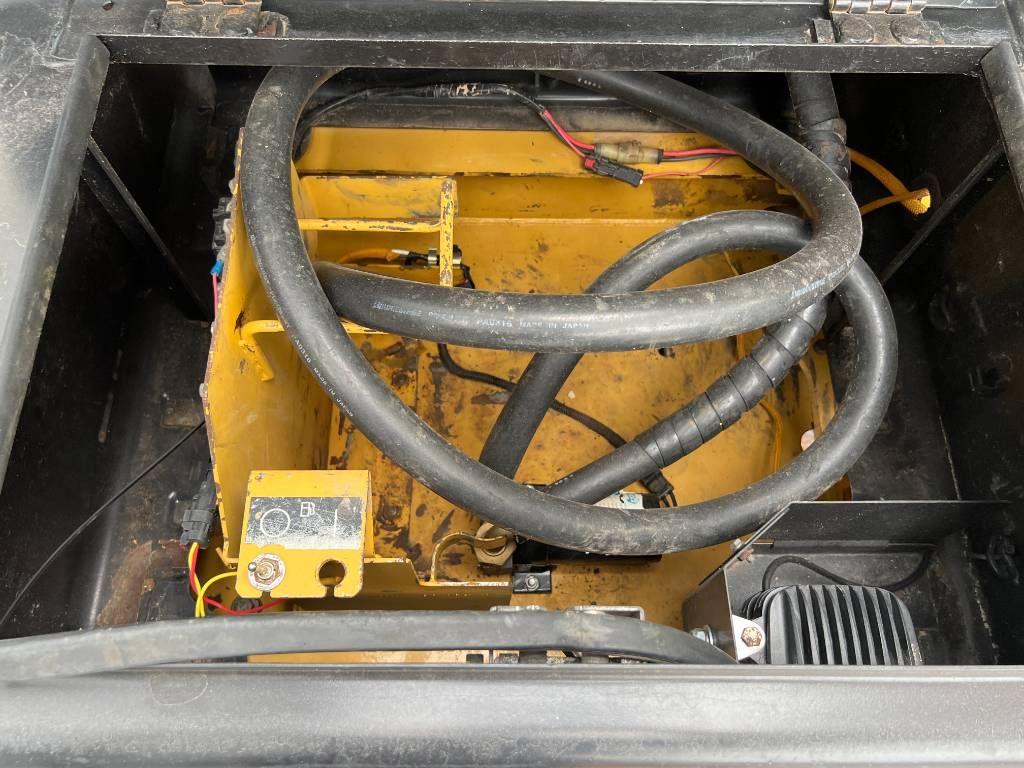 CAT 320E L