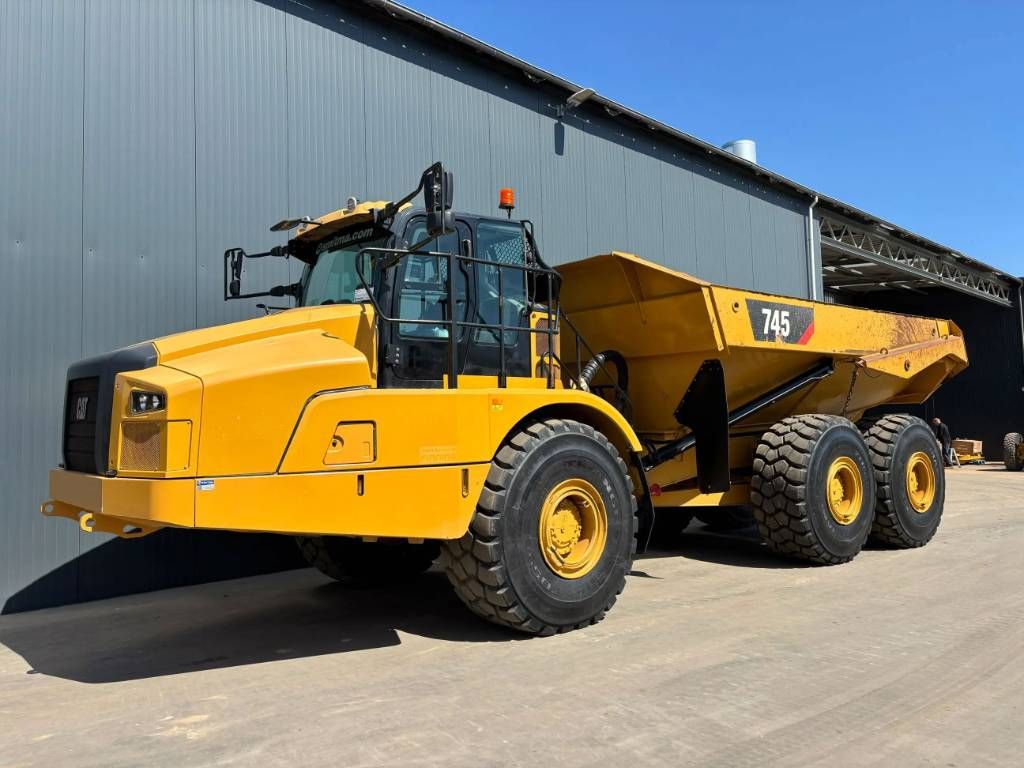 CAT 745 04A
