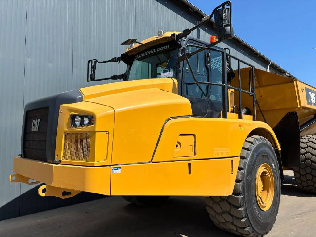 CAT 745 04A