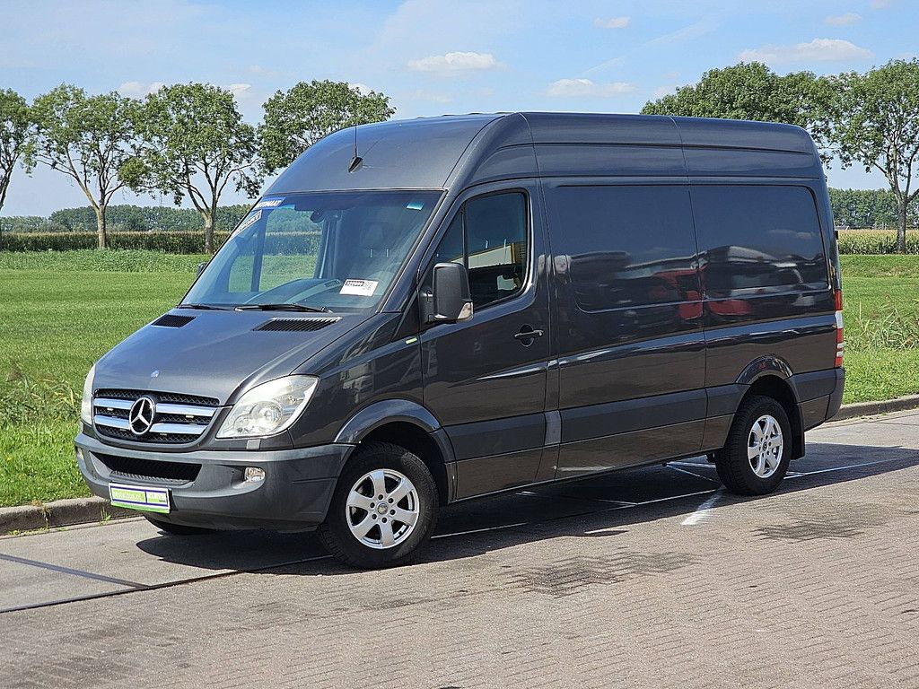 MERCEDES-BENZ SPRINTER 319 v6 3.0 ltr ac aut.