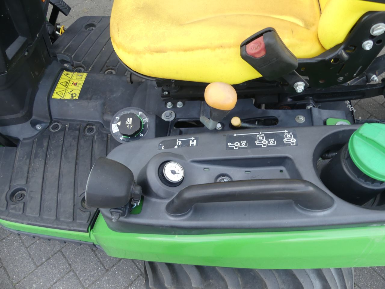 2018 John Deere 1025R