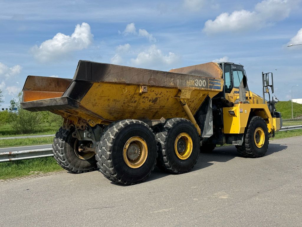 Komatsu HM300-2