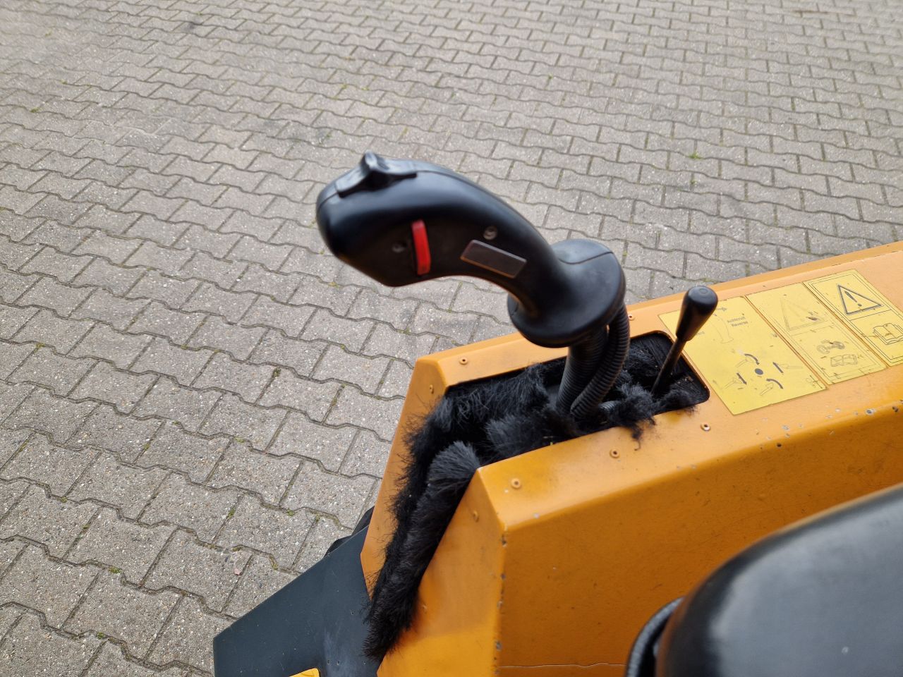GIANT V451T SHOVEL 45PK BOUWJAAR 2009 MET KENTEKEN
