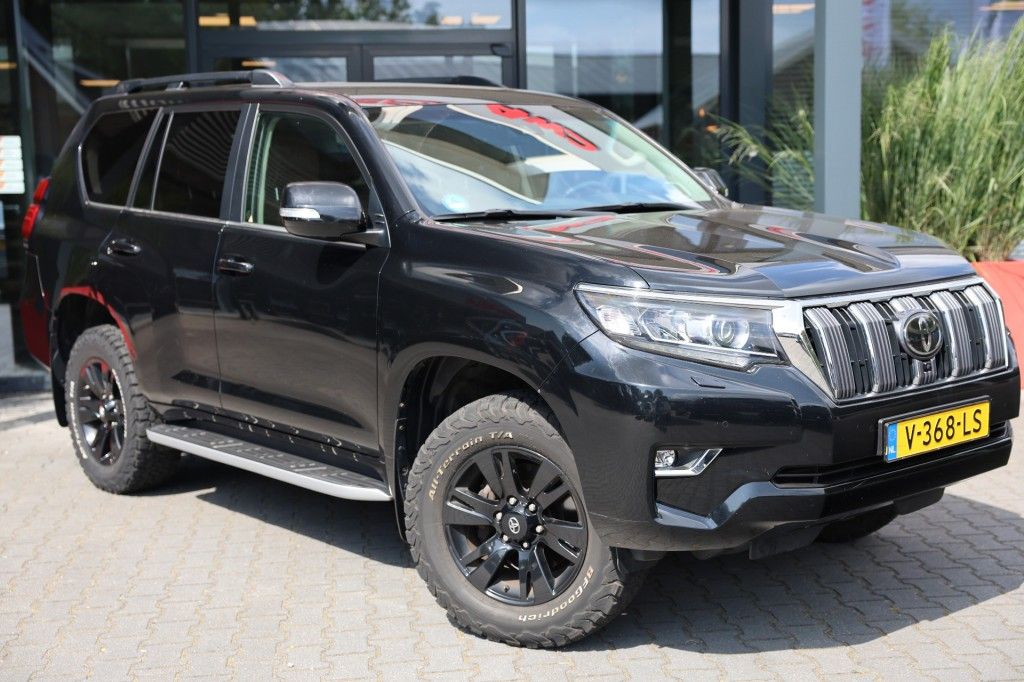 Toyota Landcruiser 150 2.8 D-4D 5DRS LOUNGE B/E TREKKER A/T 5 SITZ VAN