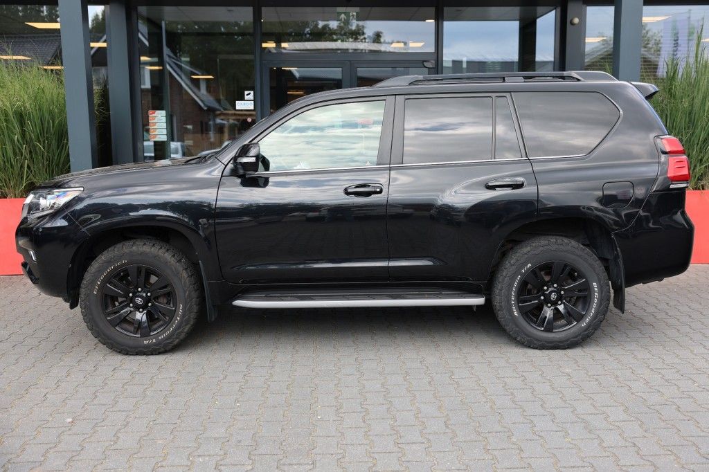 Toyota Landcruiser 150 2.8 D-4D 5DRS LOUNGE B/E TREKKER A/T 5 SITZ VAN