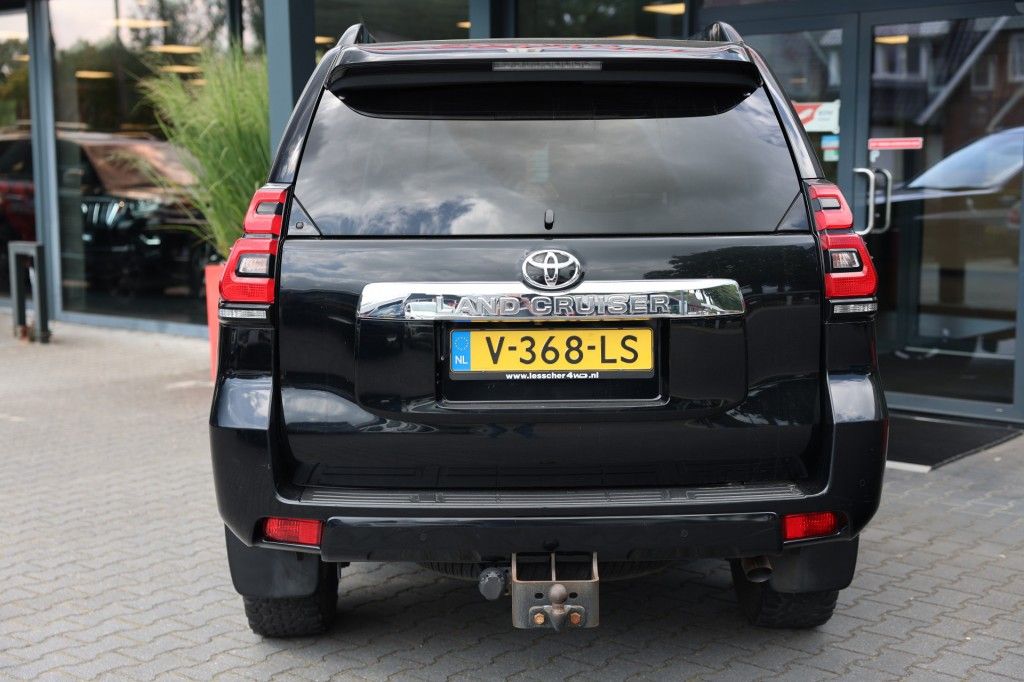Toyota Landcruiser 150 2.8 D-4D 5DRS LOUNGE B/E TREKKER A/T 5 SITZ VAN