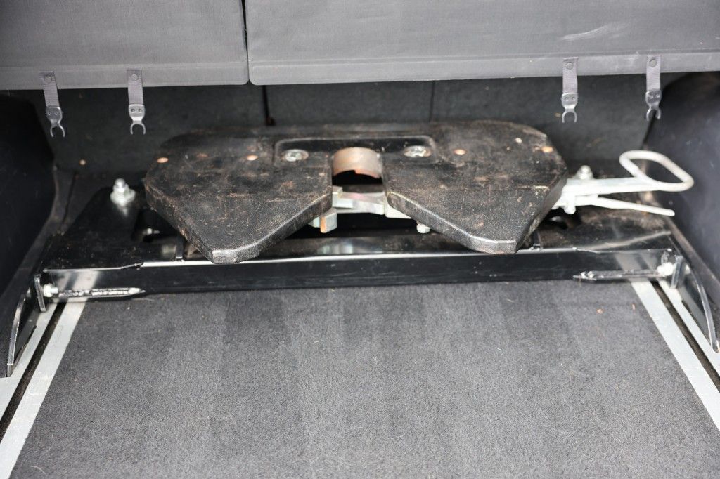 Toyota Landcruiser 150 2.8 D-4D 5DRS LOUNGE B/E TREKKER A/T 5 SITZ VAN