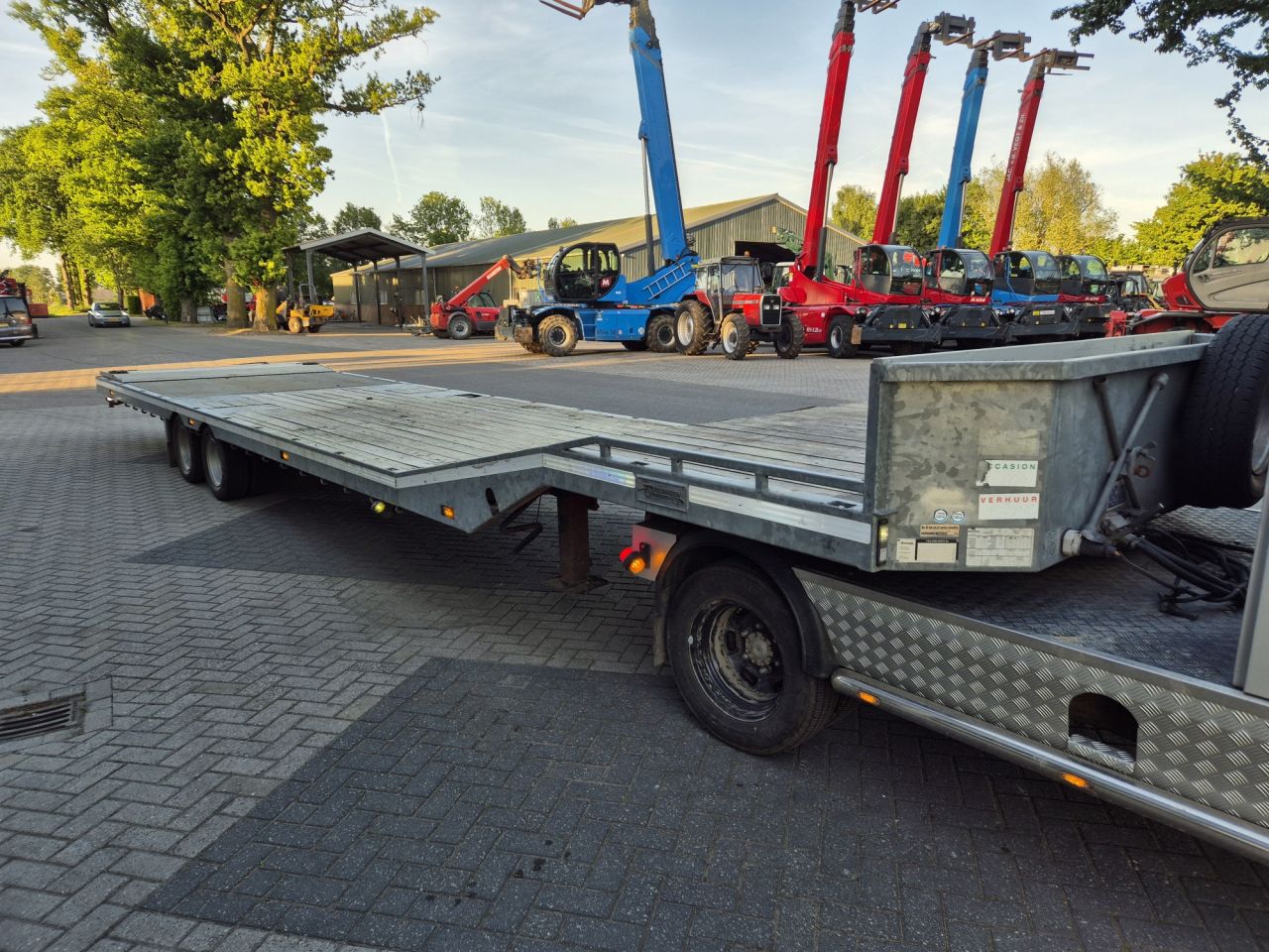 BE COMBI IVECO DAILY MET VELDHUIZEN TRAILER