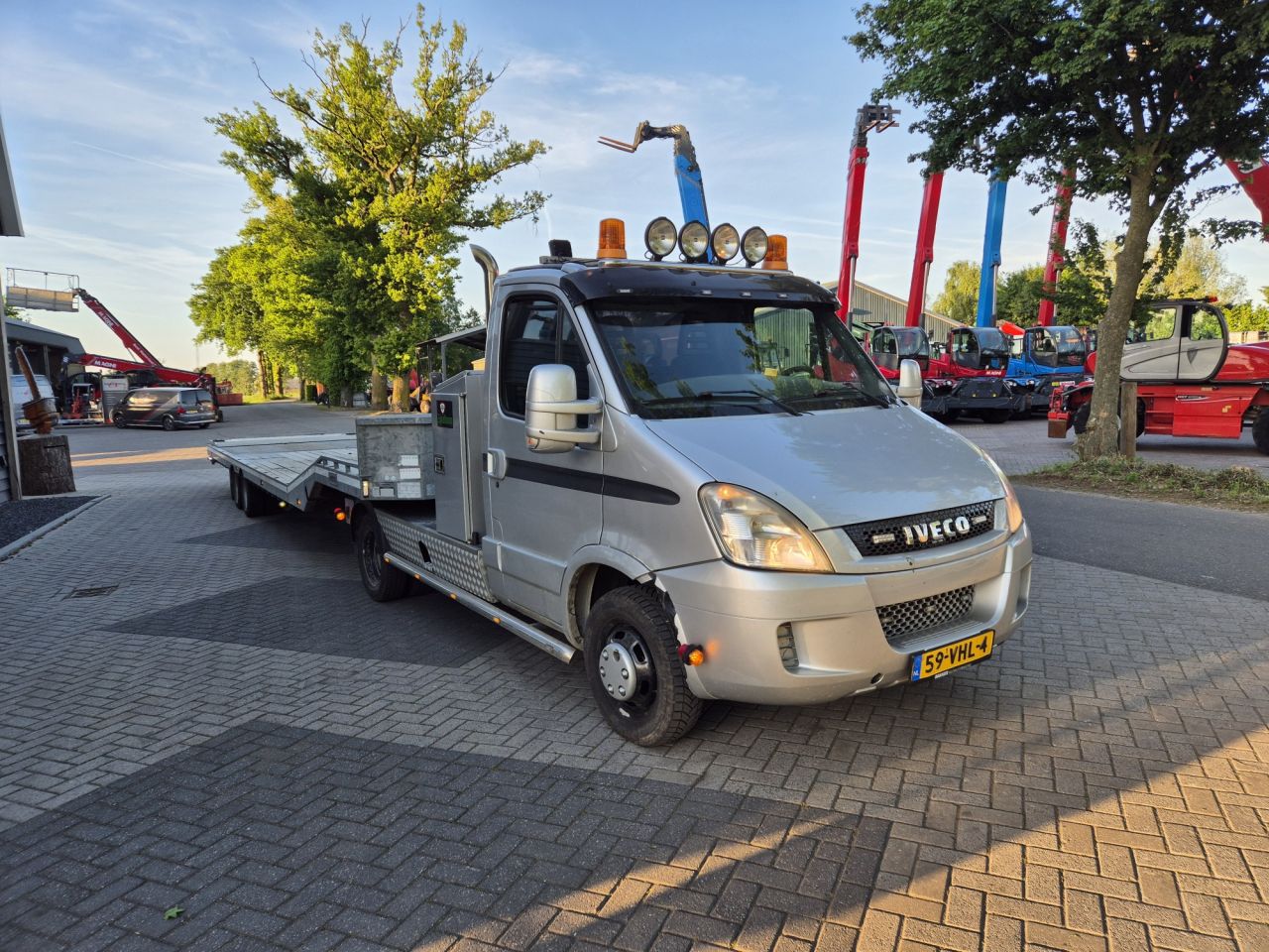 BE COMBI IVECO DAILY MET VELDHUIZEN TRAILER