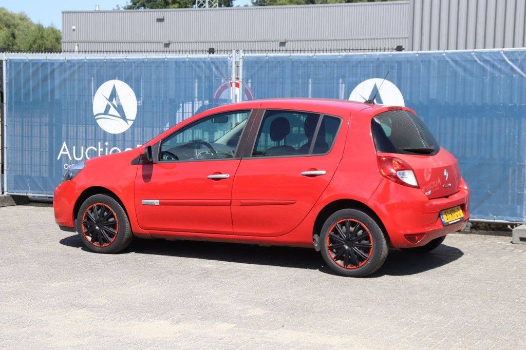 Renault CLIO Petrol 2011