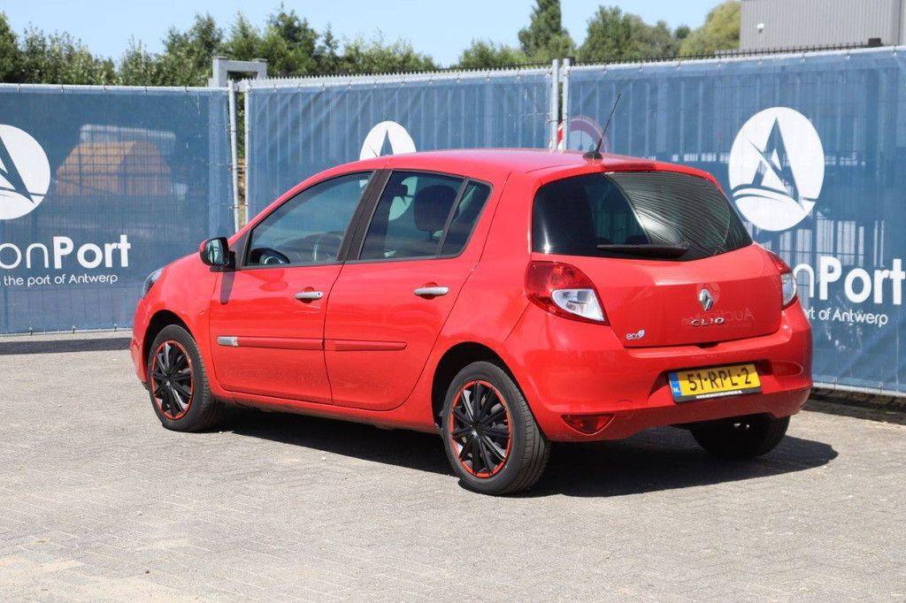 Renault CLIO Petrol 2011